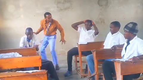 Cheating😂😂 #school #funnysituation #comedyvideo #exam #foryourpage #AakboR #MrAkboR #IamaakboR