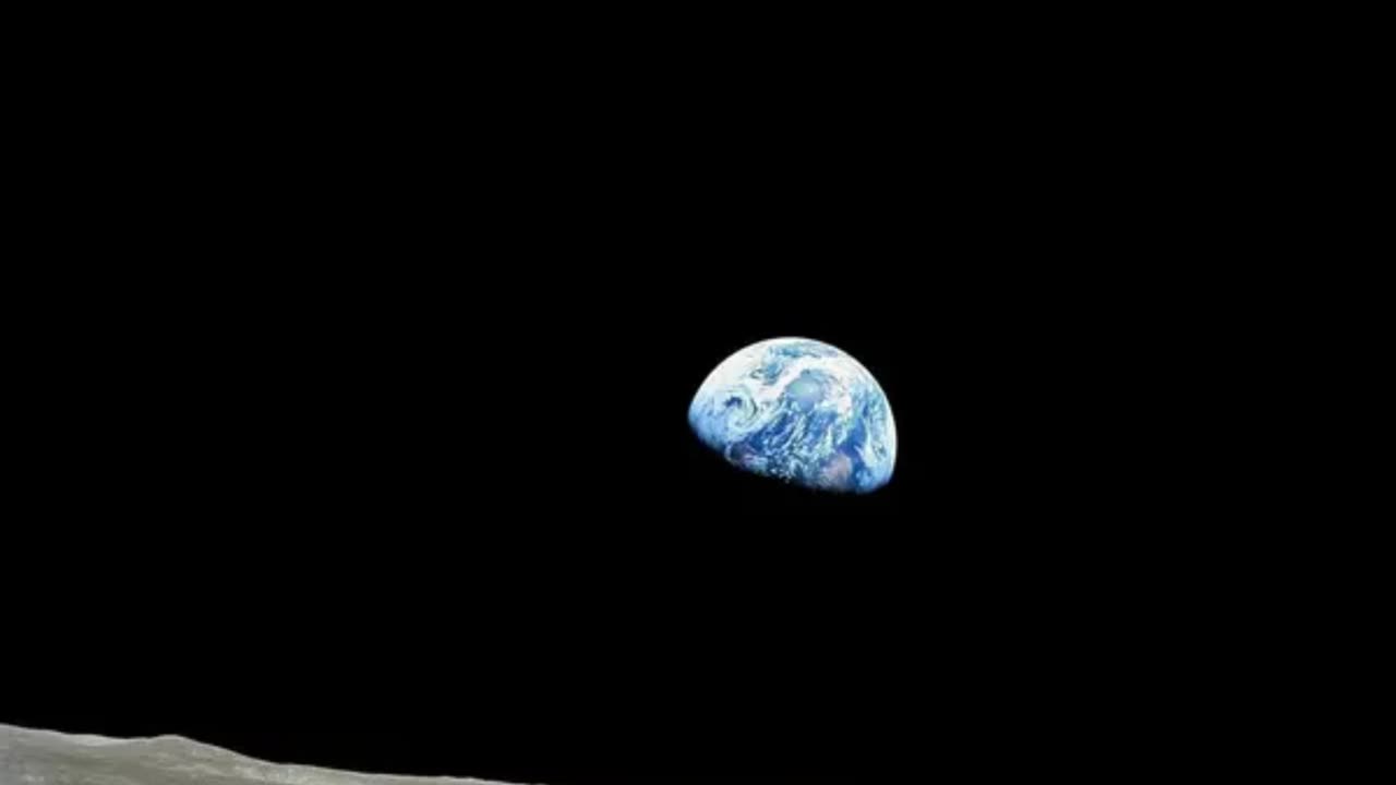Earthrise & The First Moonwalk – Two Defining Moments in Space