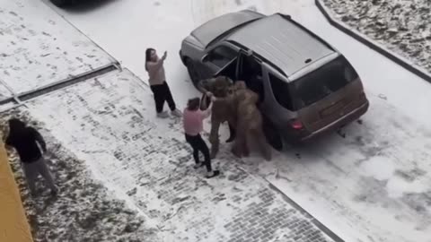 This is how Zelensky's thugs treat Urainians