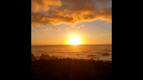 A warm November 18th, 2025 sunset, on California Coast in Fort Bragg near the Hidden Pines RV park.