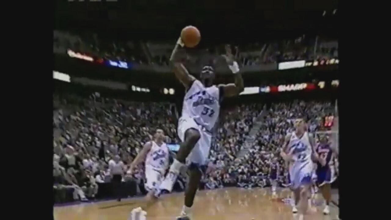 Karl Malone 23 Points 5 Ast Vs. Lakers, 2001-02.