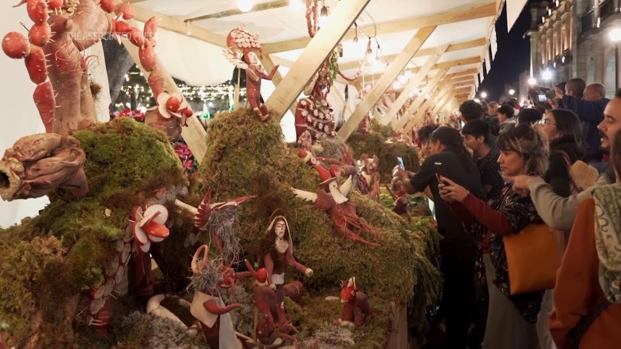 Thousands admire traditional Christmas radish sculptures in Southern Mexico