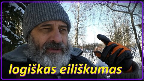 Kai mediniais kirviais skaldo plienines malkas...