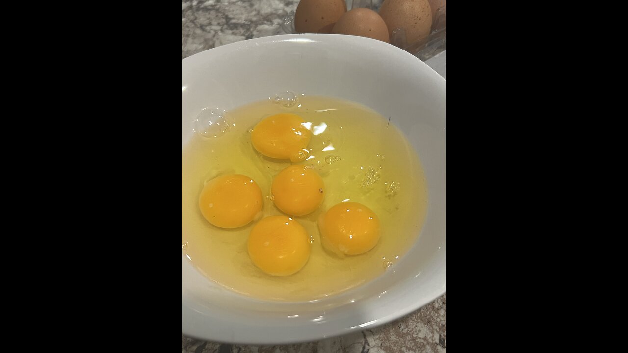 Easy One-Pot Breakfast: Potatoes, Bacon & Eggs in Minutes!