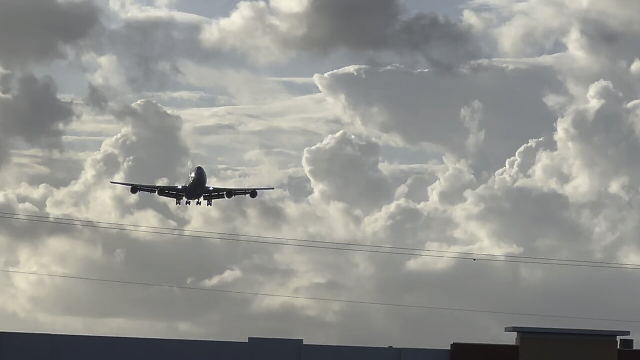 Air Force One landing