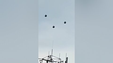 Three UFOs Caught on Video over Moscow