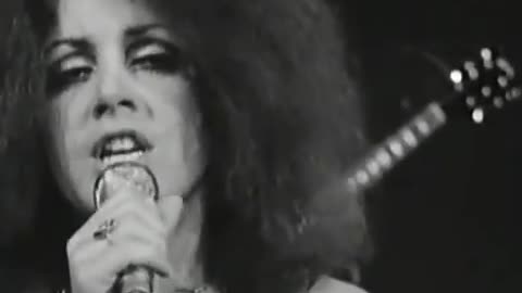 Earth & Fire - Ruby Is The One = 1970