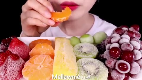 ASMR FROZEN FRUITS 얼린과일 STRAWBERRY, GRAPE, KIWI, PINEAPPLE, BLACKBERRY etc. EATING SOUNDS MUKBANG