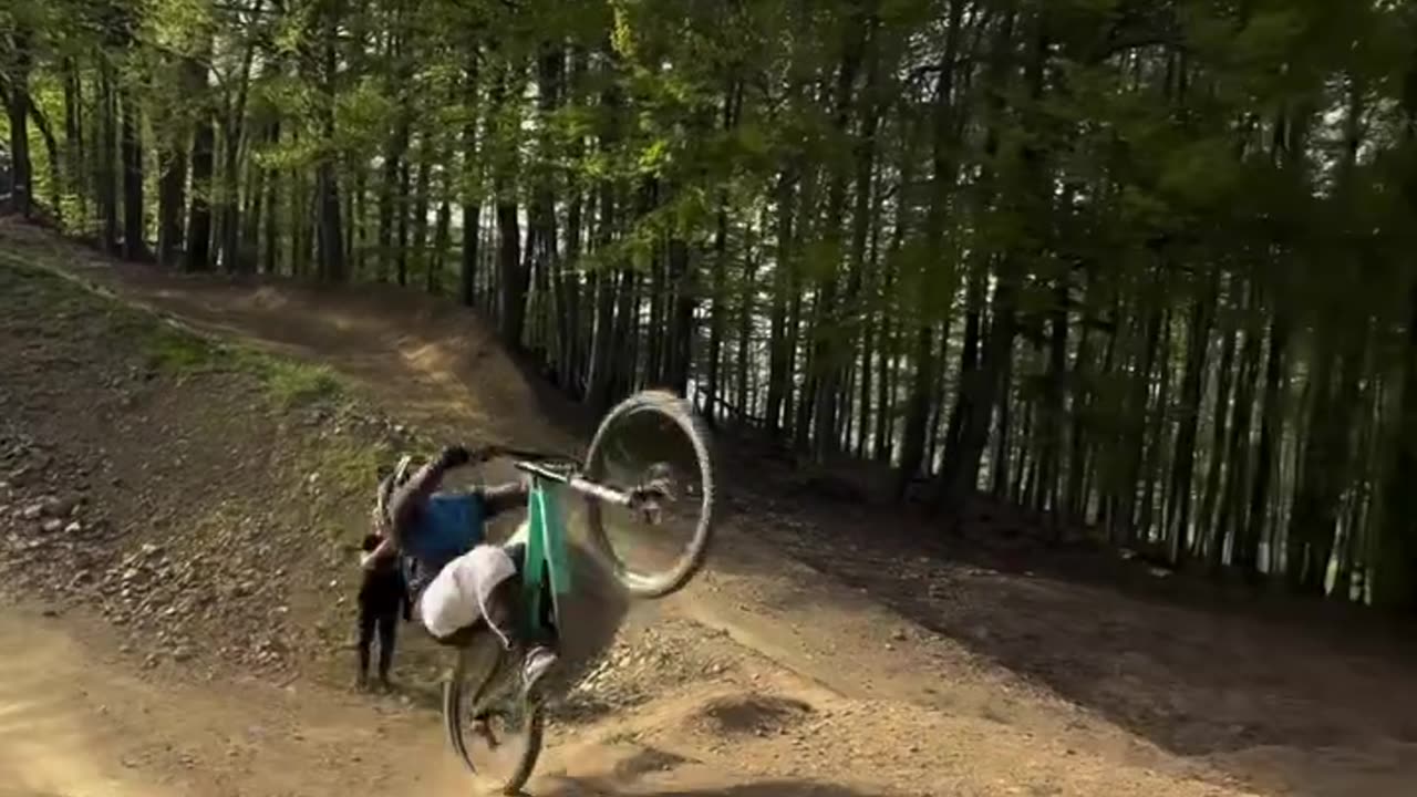 MTB trek downhill incident
