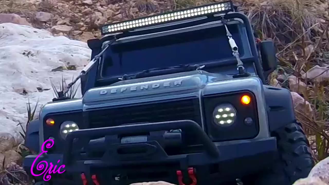 UNSTOPPABLE RC Truck TRX4 Defender! 😎 .... Certified! 💯🔥