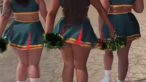 Snapchat Barbershop Twerk