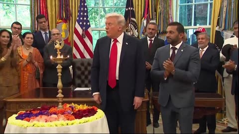 🇺🇸🇮🇳 President Trump lit a diya in the Oval Office to mark India’s Diwal, joined by Kash Patel, Tulsi Gabbard, Sriram Krishnan, and Harmeet Dhillon, among others.