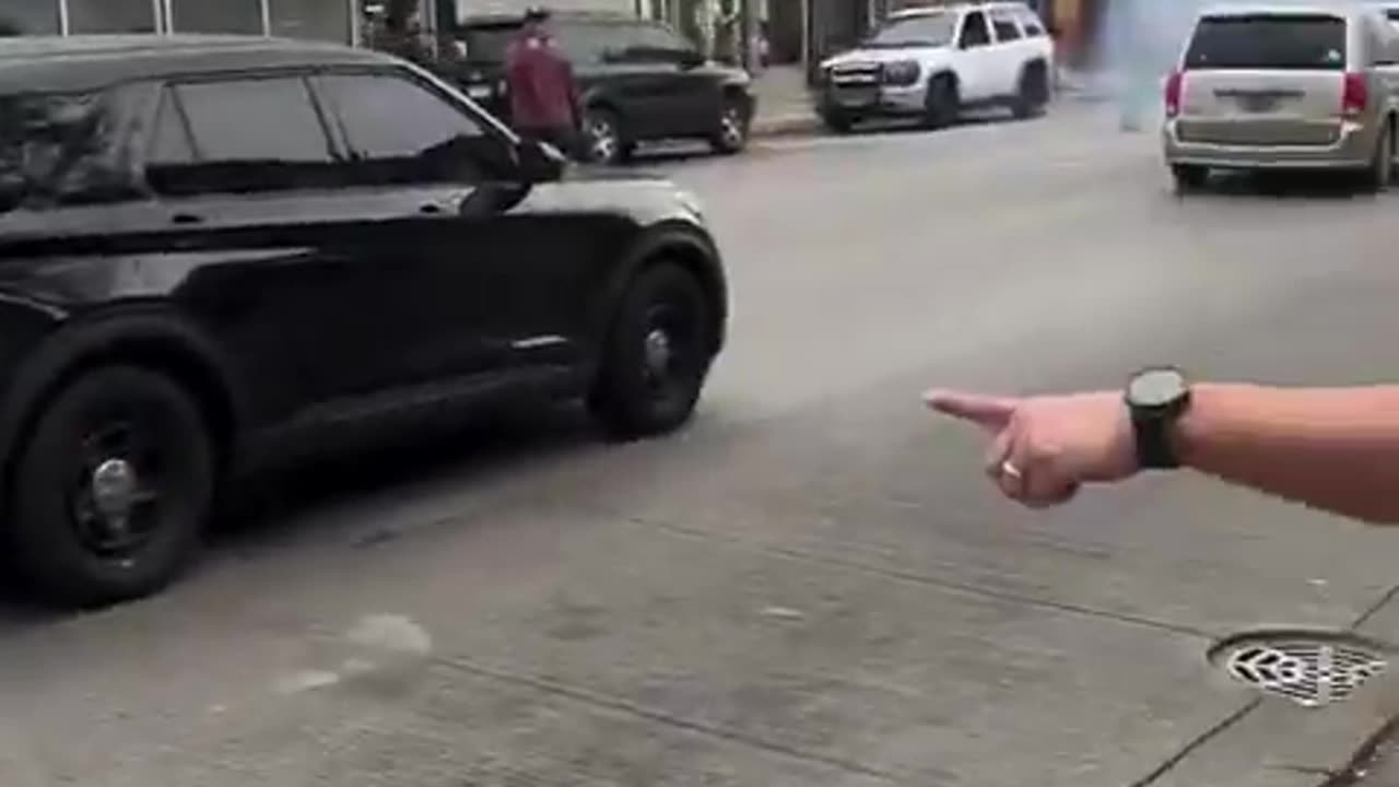 Chaos erupts in Chicago as Border Patrol agents reportedly fired upon