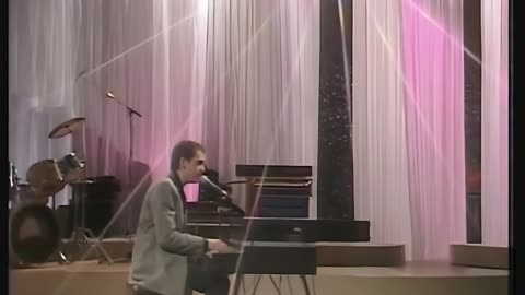 Peter Gabriel "Here Comes The Flood" Kate Bush Xmas Special 1979 BBC Four (upscaled,4:3)