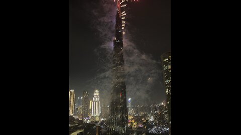 Dubai 2025 fire show for newyear