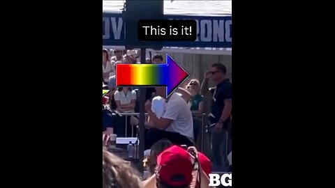 Video of Charlie Kirk's security guy behind him turning camera glasses on