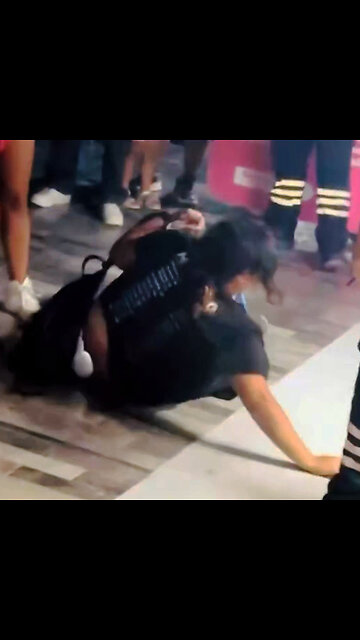 Joven es expulsada de vagón exclusivo para mujeres