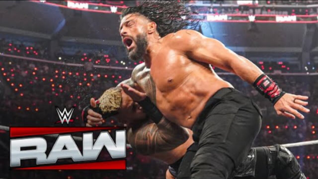 Roman Reigns battles Solo Sikoa in Tribal Combat WWE Monday night Raw 1/6/25