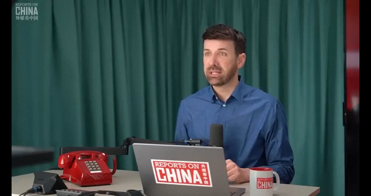 Taiwan "state" media's foreign staff don't recognize the ROC flag?!