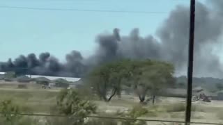 Plane crashes in Fort Worth, Texas, igniting multiple vehicles