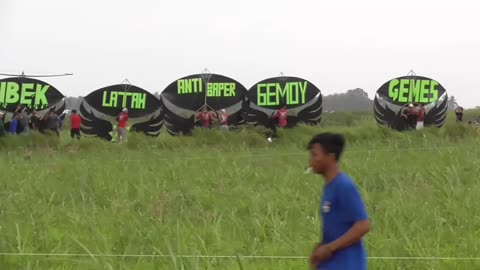Fun Afternoon Flying Kites with Friends - Part 4