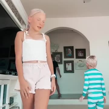 Look who decided to join in!! 🤩 #shorts #bigfamily #nenfam #dance #siblings