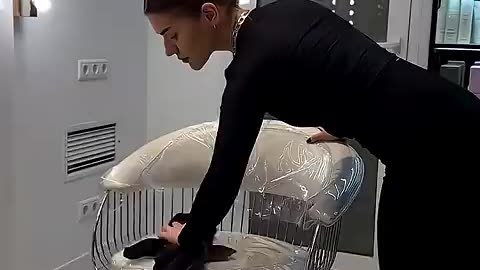 Must Watch: She Had No Idea What She Used || Most Awkward Salon Moment Ever 🤦‍♀️
