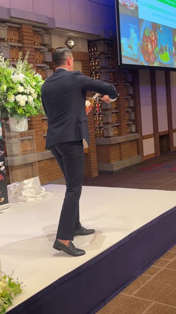 Champagne Sabrage Fail on Stage