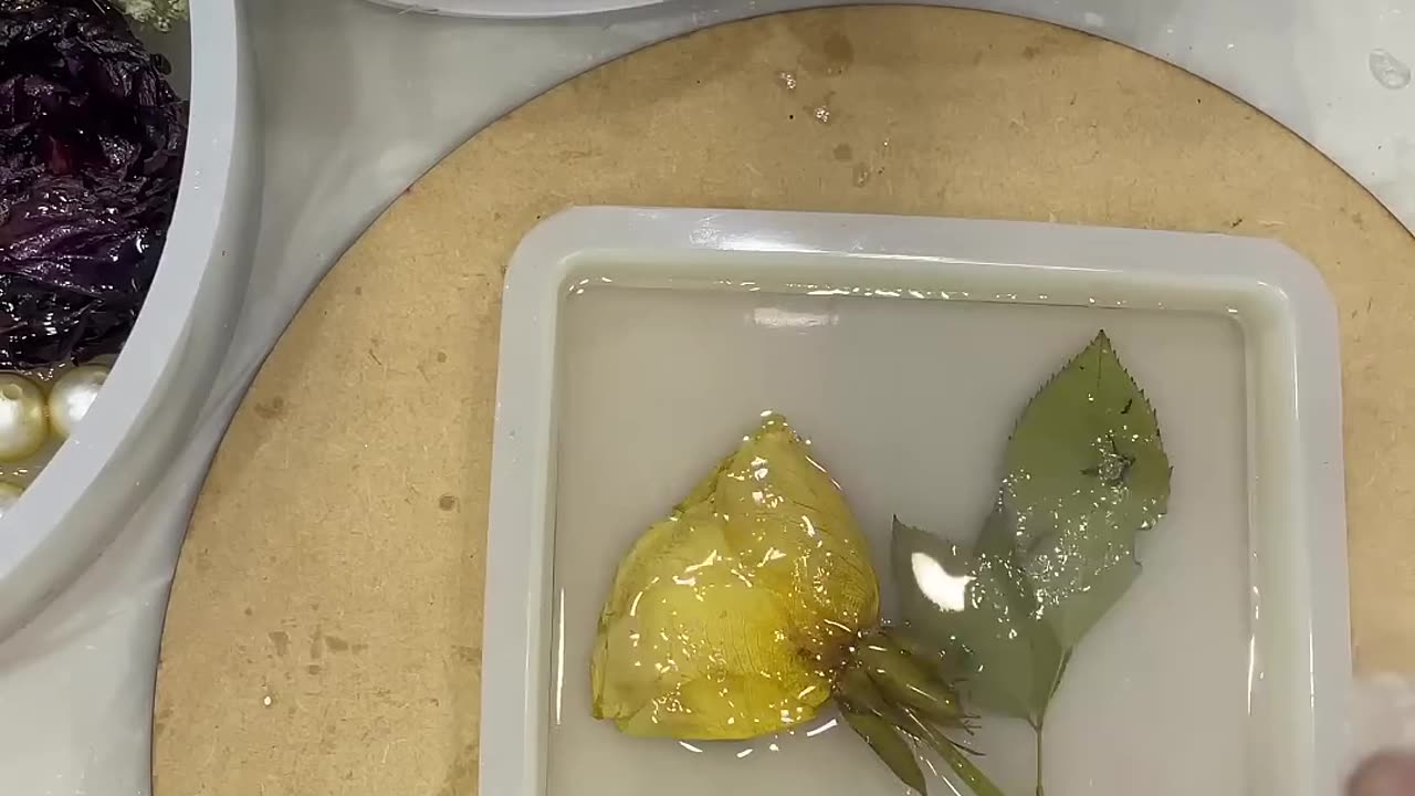 How to make Resin Flower Frame | Resin Flower Frame tutorial | Resin for beginners #resinframe