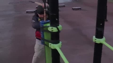 « On n’est peut-être pas parfaits… mais ensemble, on sauve la galaxie. Alors en avant. »