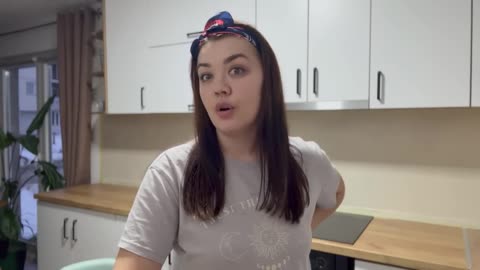 Nezadovoljna bojom zida, pa drugi dan sve ispočetka ｜ Farbanje pošlo po zlu