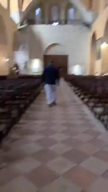 Mohammedan entered Moissac Abbey in France on Sunday, threatening to punch a nun in the face.