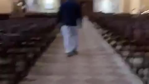 Mohammedan entered Moissac Abbey in France on Sunday, threatening to punch a nun in the face.