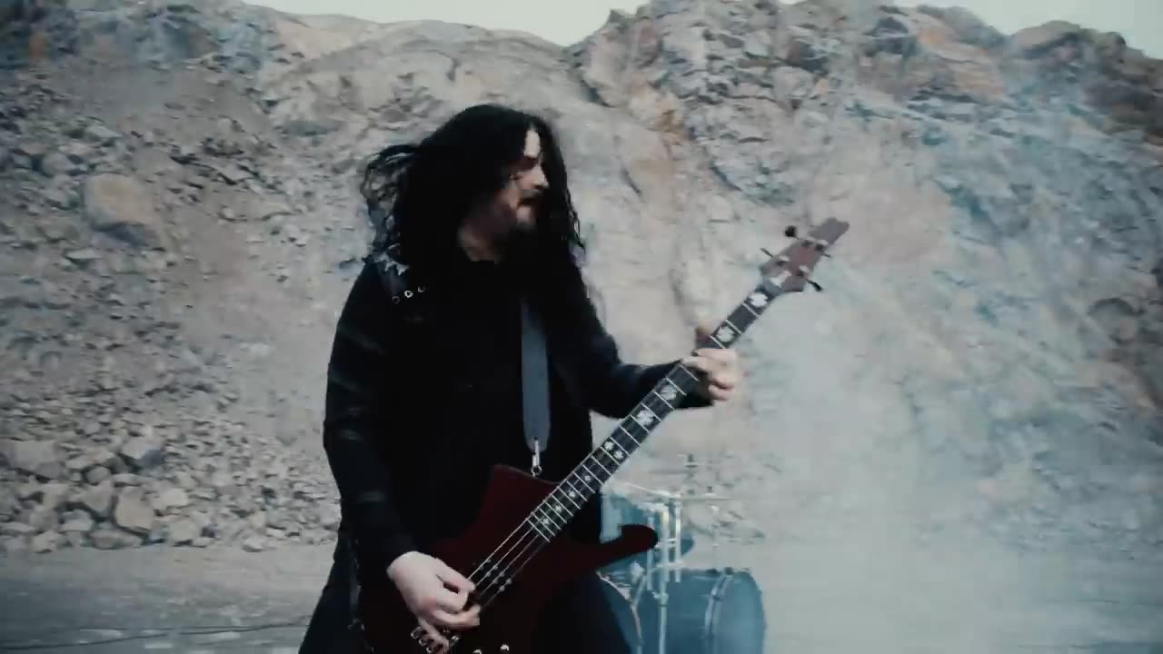 ARCH ENEMY - The Eagle Flies Alone (OFFICIAL VIDEO)