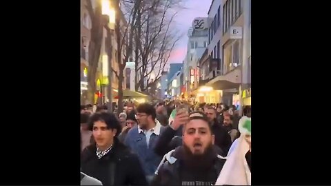 Peace from Germany. "EVERY CHRISTMAS they come out like this to intimidate us." [MOCKING CHRIST]