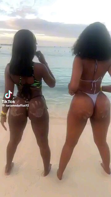 BROWN SKIN 🍑 OR LIGHT SKIN 🍑