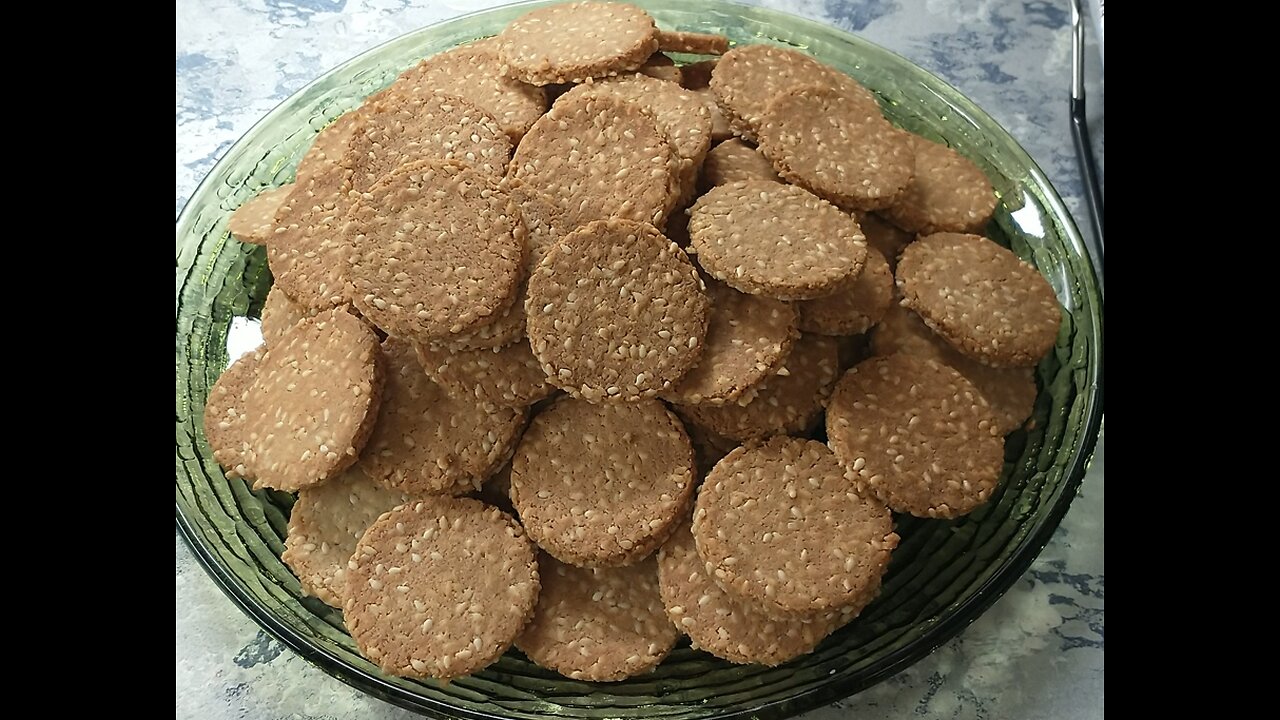 SESAME SEED CRACKERS