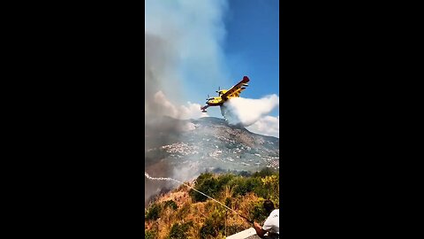 Plane Help to sop Fire in California