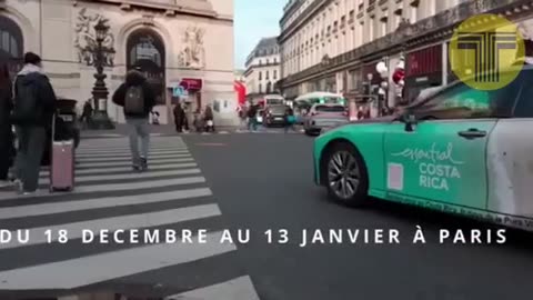 Costa Rica pasea por París en taxi eléctrico