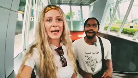 Using the Jakarta Metro and Senayan Park Skywalk: Better Than English? 🤯 🇮🇩