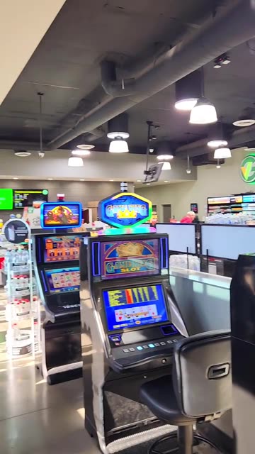 In Las Vegas, one can even gamble at convenience stores...😮🎰 #LasVegas