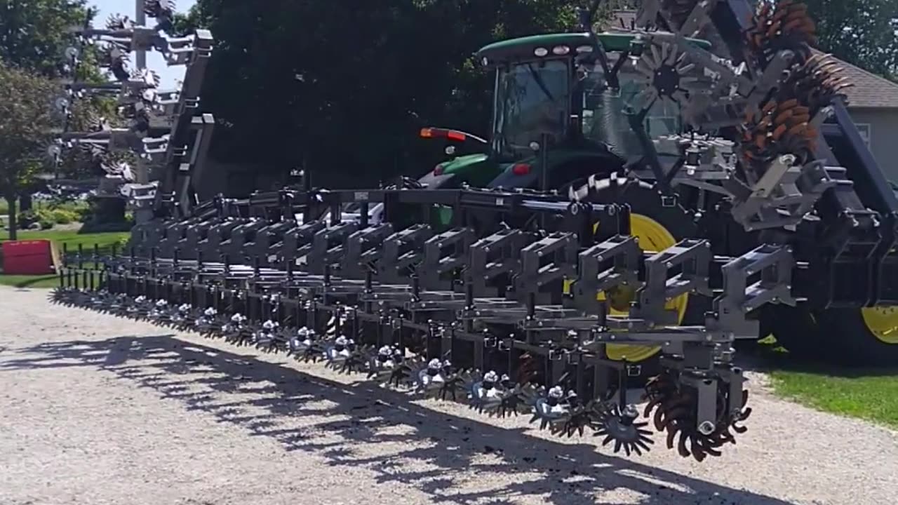 Massive Farming Equipment and How they Move From Farm to the Field#farmequipment#toolbar#cultivators