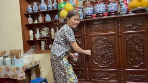 Hidden gem "secret" Pho Soup served inside a womans home in Hanoi, Vietnam