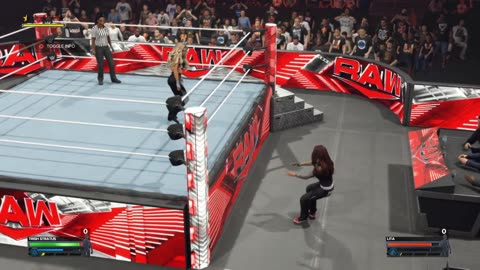 Trish Stratus VS Lita at Raw Season 1 Episode 38