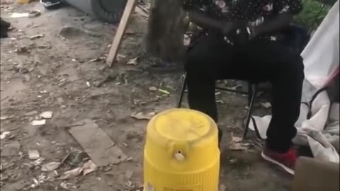 Argument In The Hood Turns Into Backyard Brawl Only In The Hood