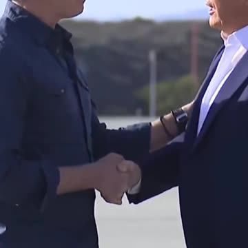 CALIFORNIA GOVERNOR NEWSOM GREETS PRESIDENT TRUMP AS HE ARRIVES TO TOUR WILDFIRE DAMAGE!!