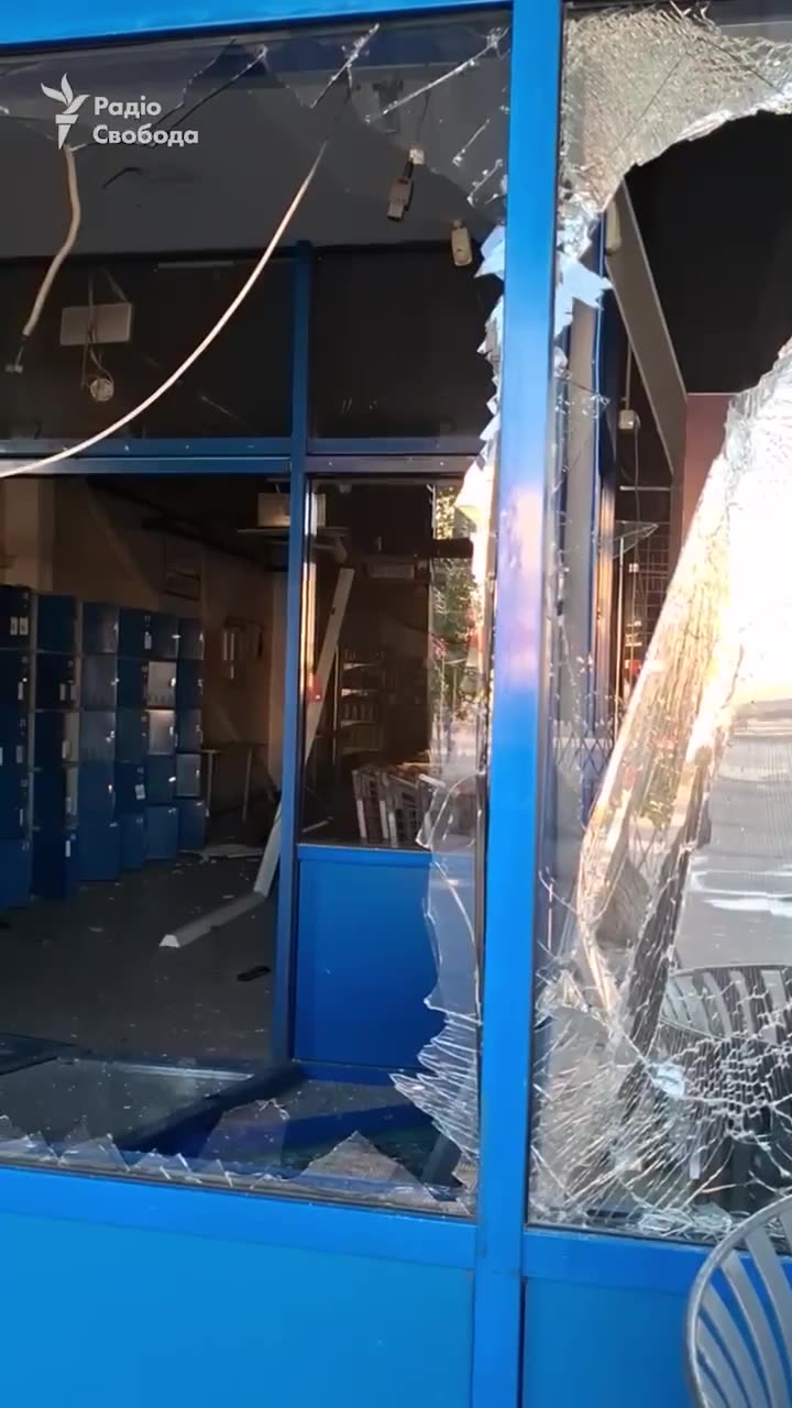 🇺🇦 The aftermath of the night strike by "Shahed" UAVs in Zaporizhzhia.