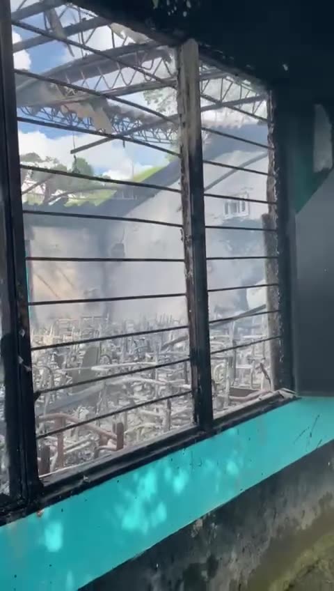 Grave incendio en colegio de Santander deja pérdidas totales