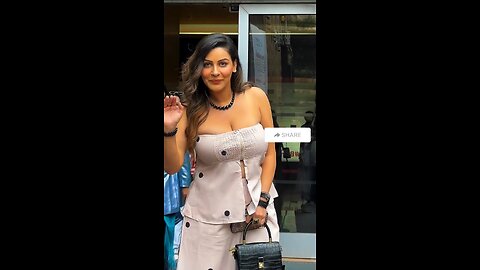 Bollywood Actress Yamini Malhotra Was Spotted in Market 🔥😍🌹