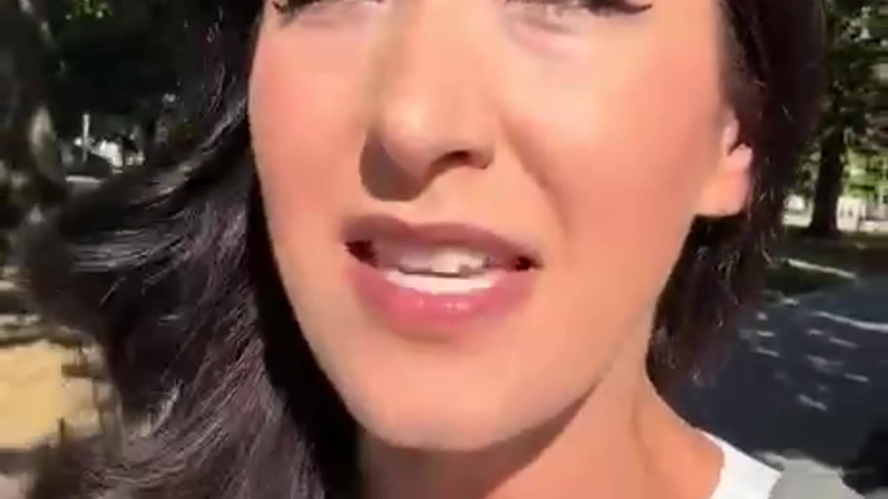 🟢 Woman Explains The REAL Reason Behind The Schumer Shutdown -- Finally Makes Perfect Sense!